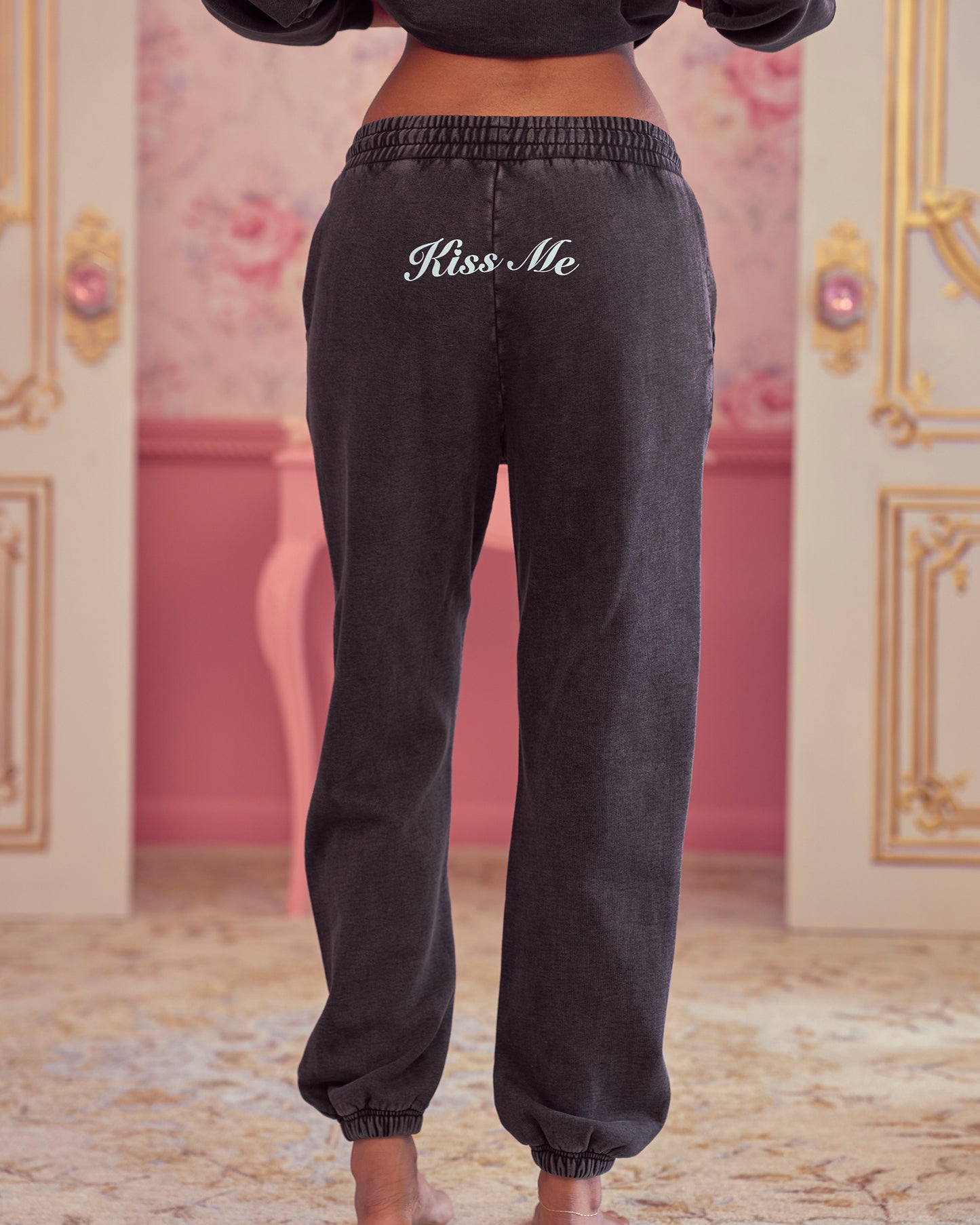 Kiss Me Sweatpants in Black